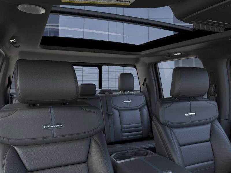 2025 Ford F-250 Super Duty Platinum - Photo 22