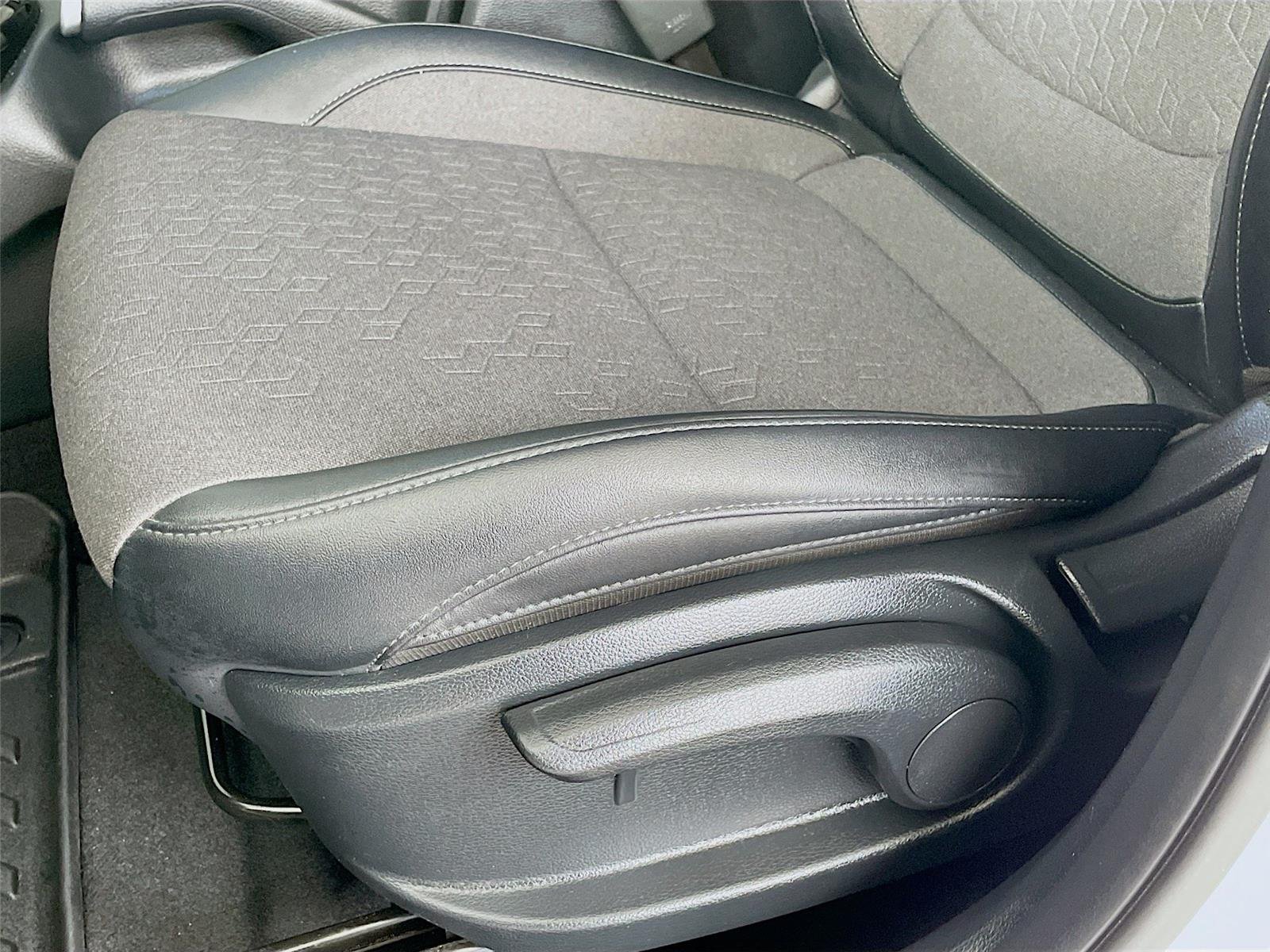Used 2025 Clear White/Fusion Black Roof Kia S image 24