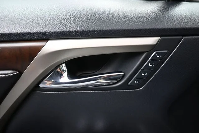 Used 2020 Silver Lexus 350 image 23