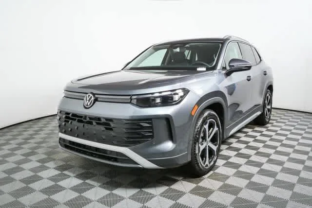 New 2026 Platinum Gray Metallic Volkswagen SE image 30