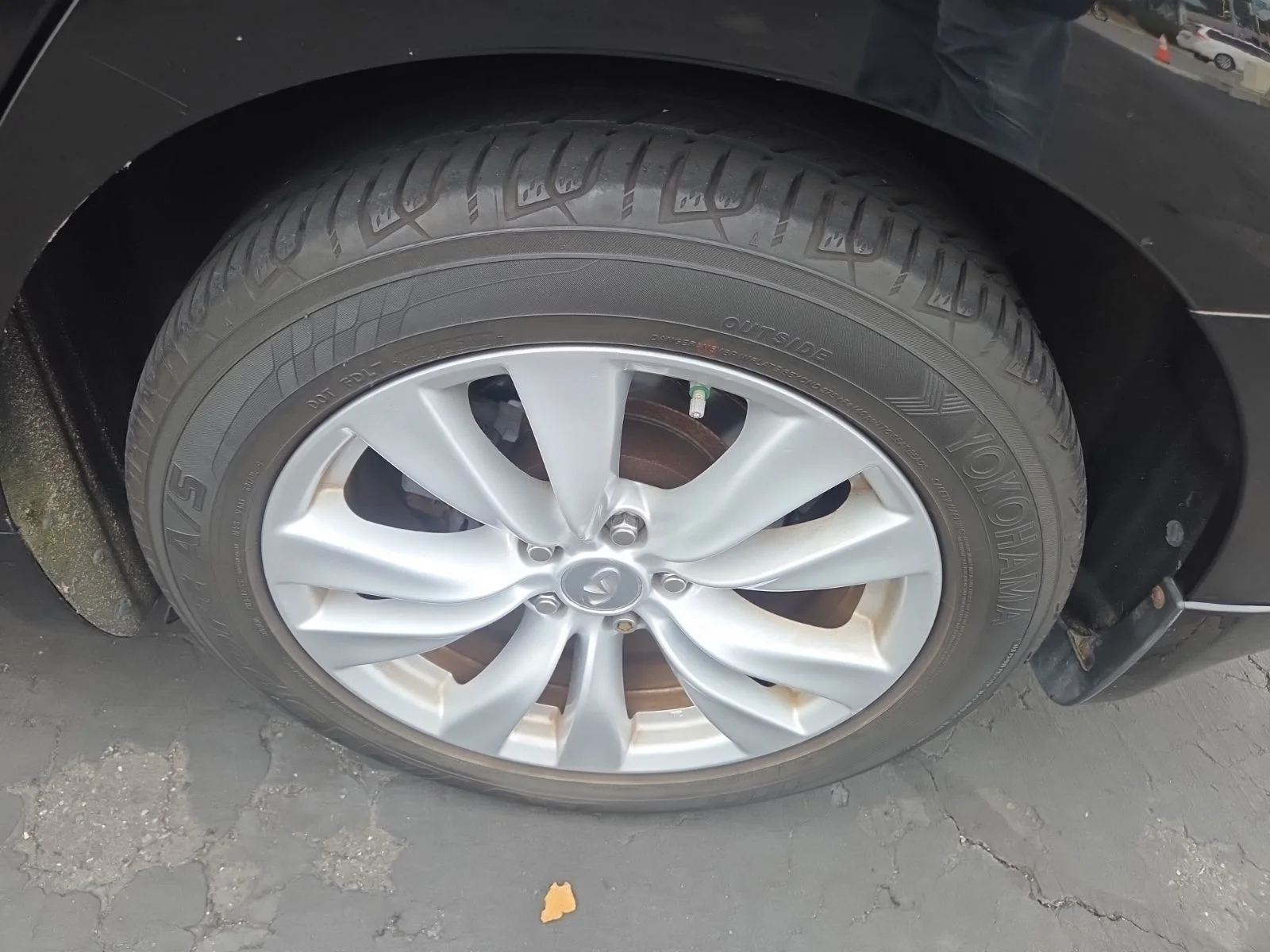 Used 2011 Black Obsidian INFINITI Base image 8