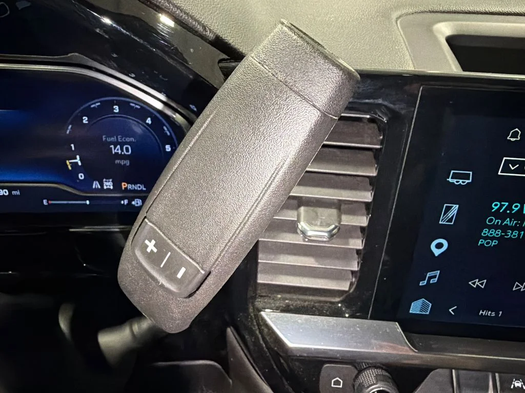Used 2025 Summit White Chevrolet LT image 25