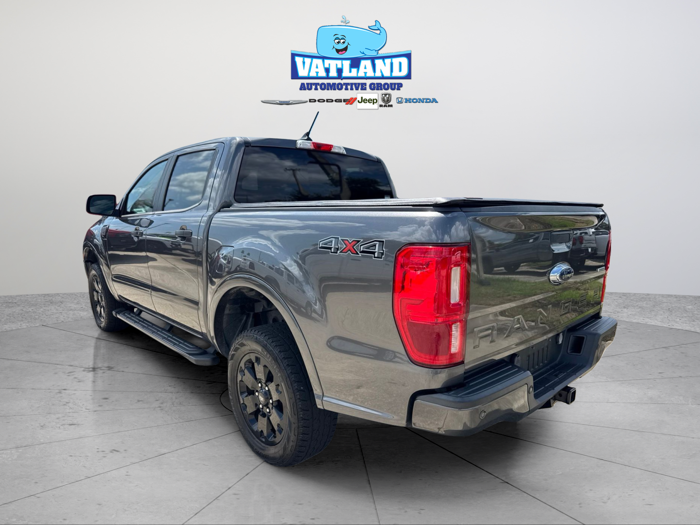 Used 2020 Gray Ford XLT image 3