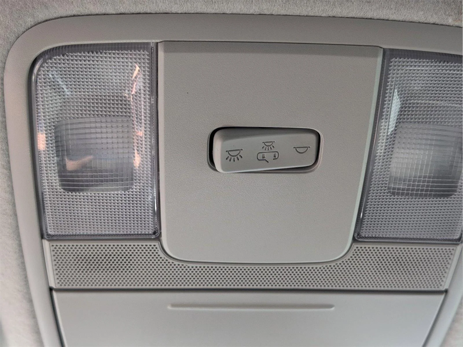 Used 2024 Currant Red Kia LXS image 17