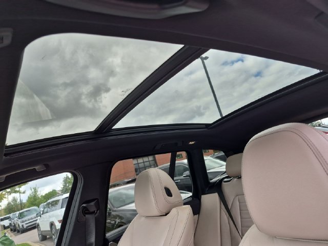 Used 2022 White BMW M40i image 12