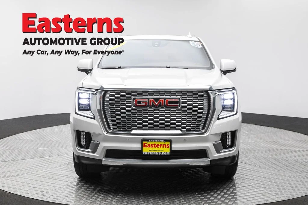Used 2022 White GMC Denali image 2