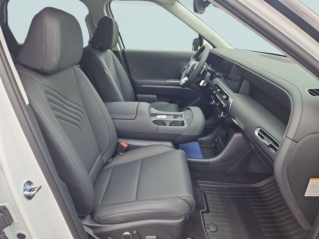 New 2026 White Hyundai SEL Premium 8P image 28