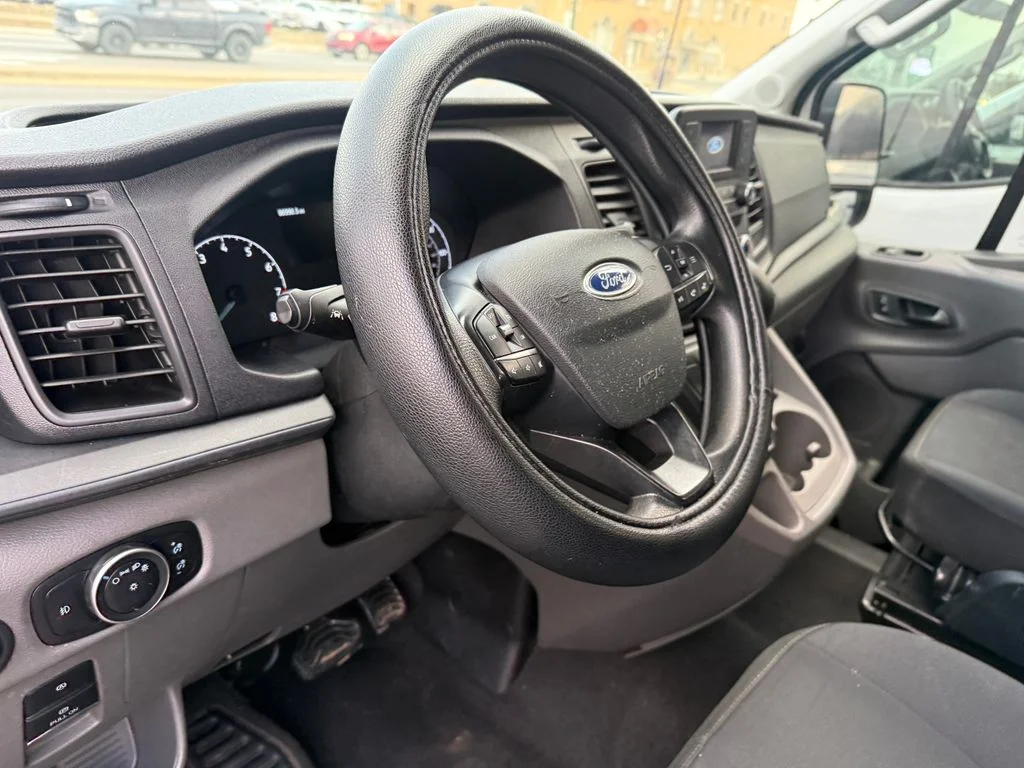 Used 2021 White Ford XLT image 31