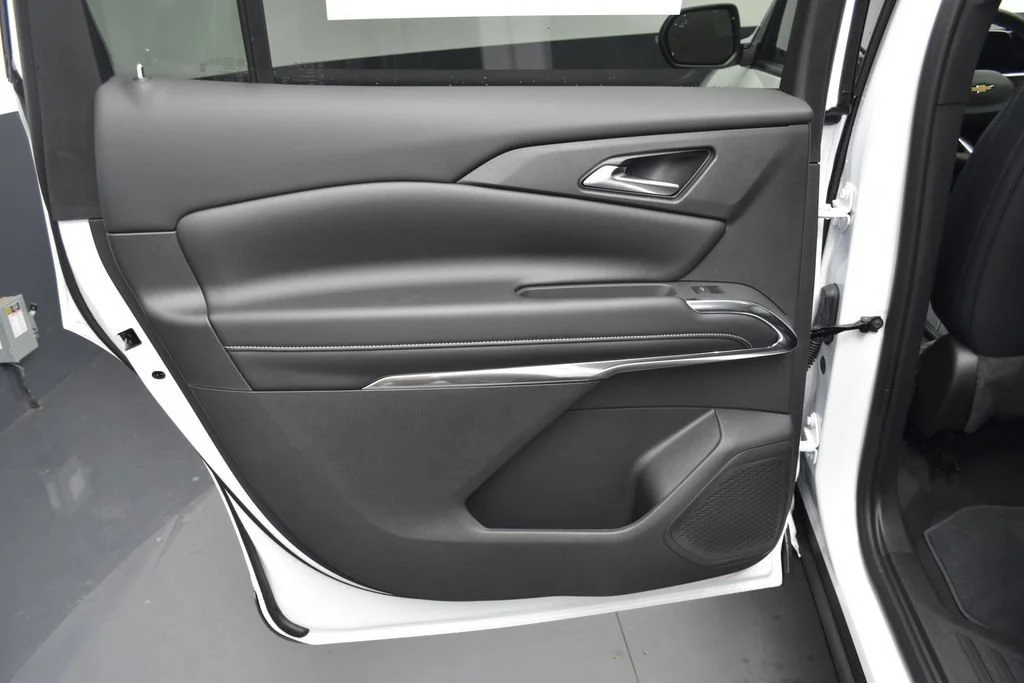 New 2026 Summit White Chevrolet LT image 24