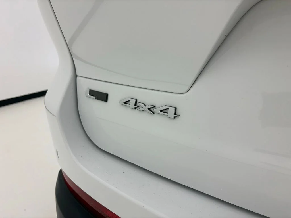 Used 2021 White Jeep Limited image 31