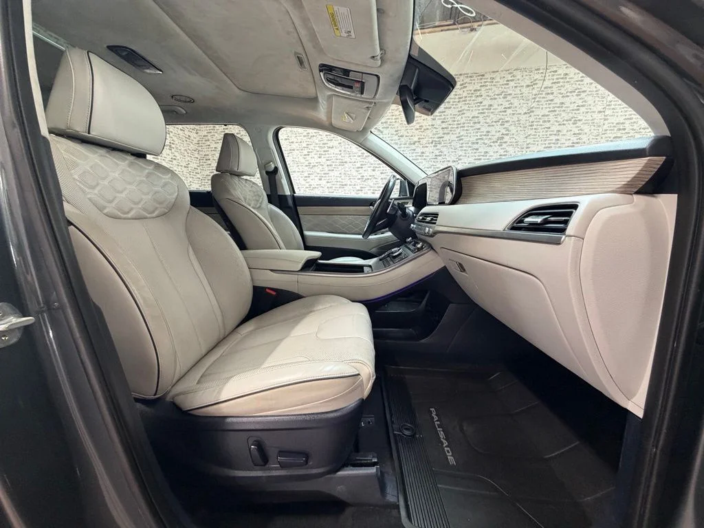 Used 2022 Gray Hyundai Calligraphy image 9