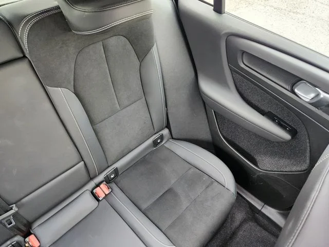 Used 2023 White Volvo Twin Plus image 16