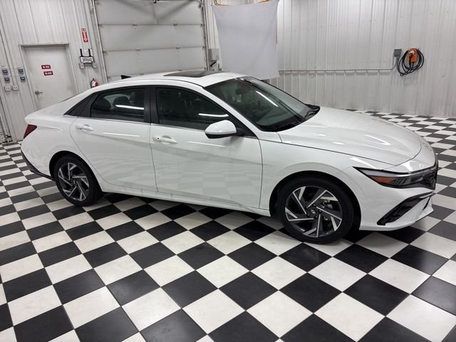 Used 2025 Hyundai Elantra SEL with VIN KMHLS4DG6SU051001 for sale in Rochester, Minnesota