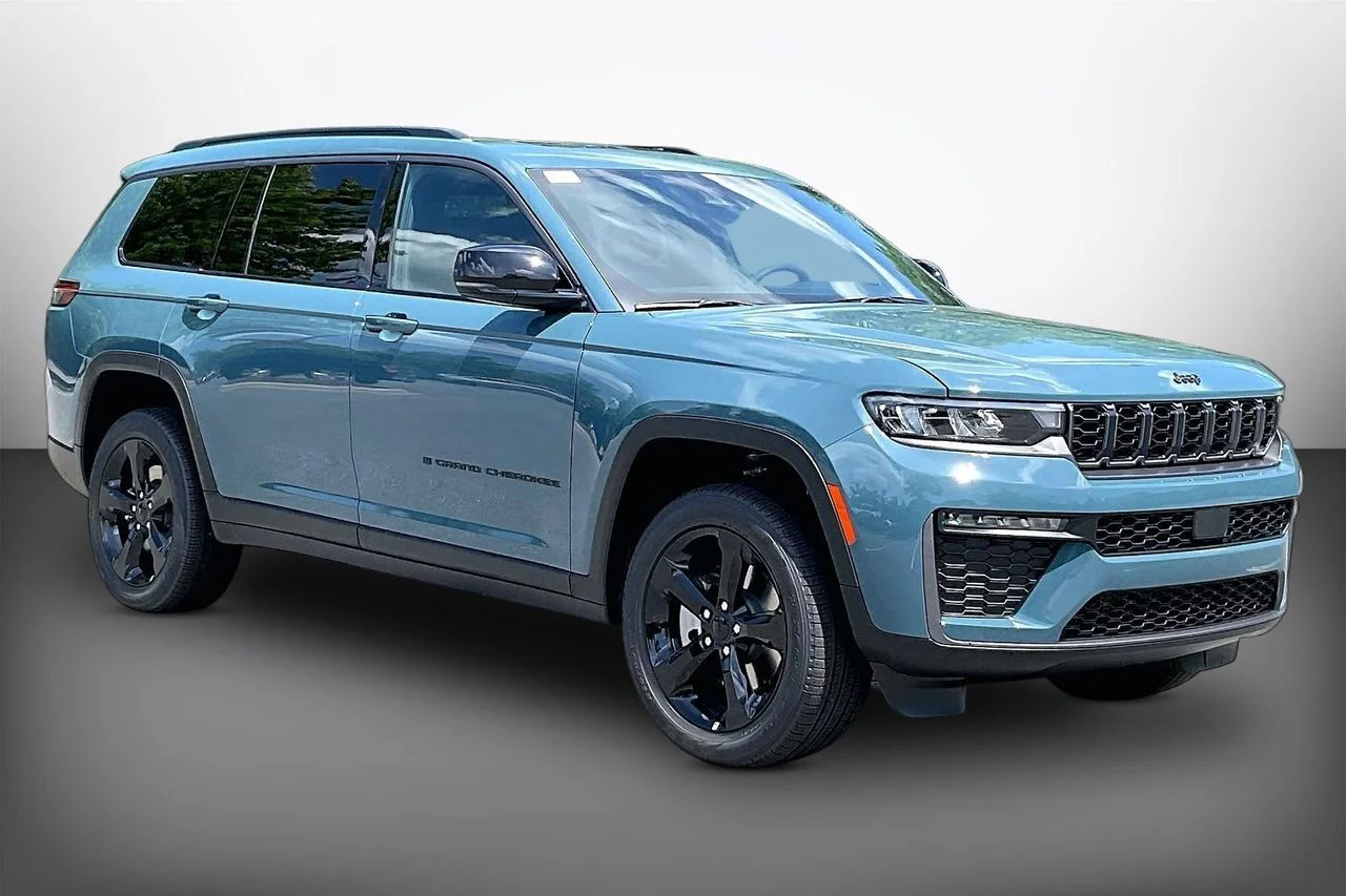 New 2026 Steel Blue Exterior Paint Jeep Limited image 2