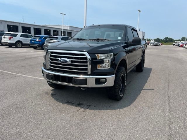 Used 2017 Shadow Black Ford XLT image 4