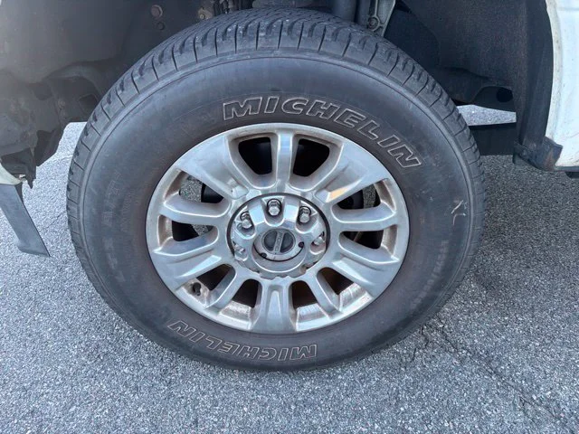 Used 2020 White Ford Limited image 9