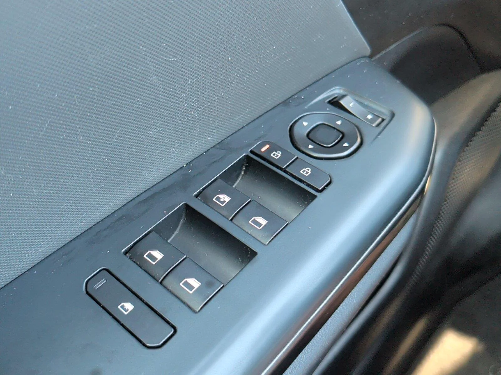 Used 2025 Steel Gray Kia LXS image 15