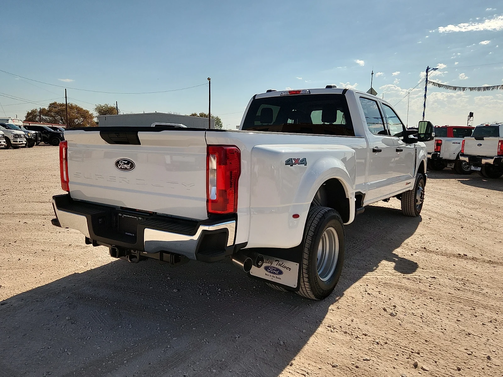 New 2027 Oxford White Ford XLT image 7