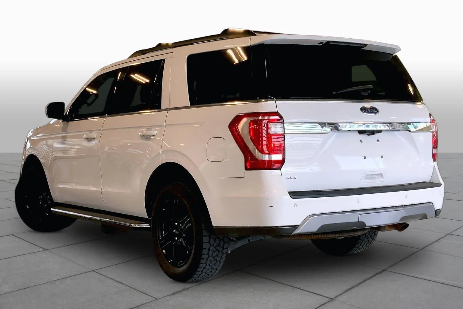 Used 2020 Oxford White Ford XLT image 12
