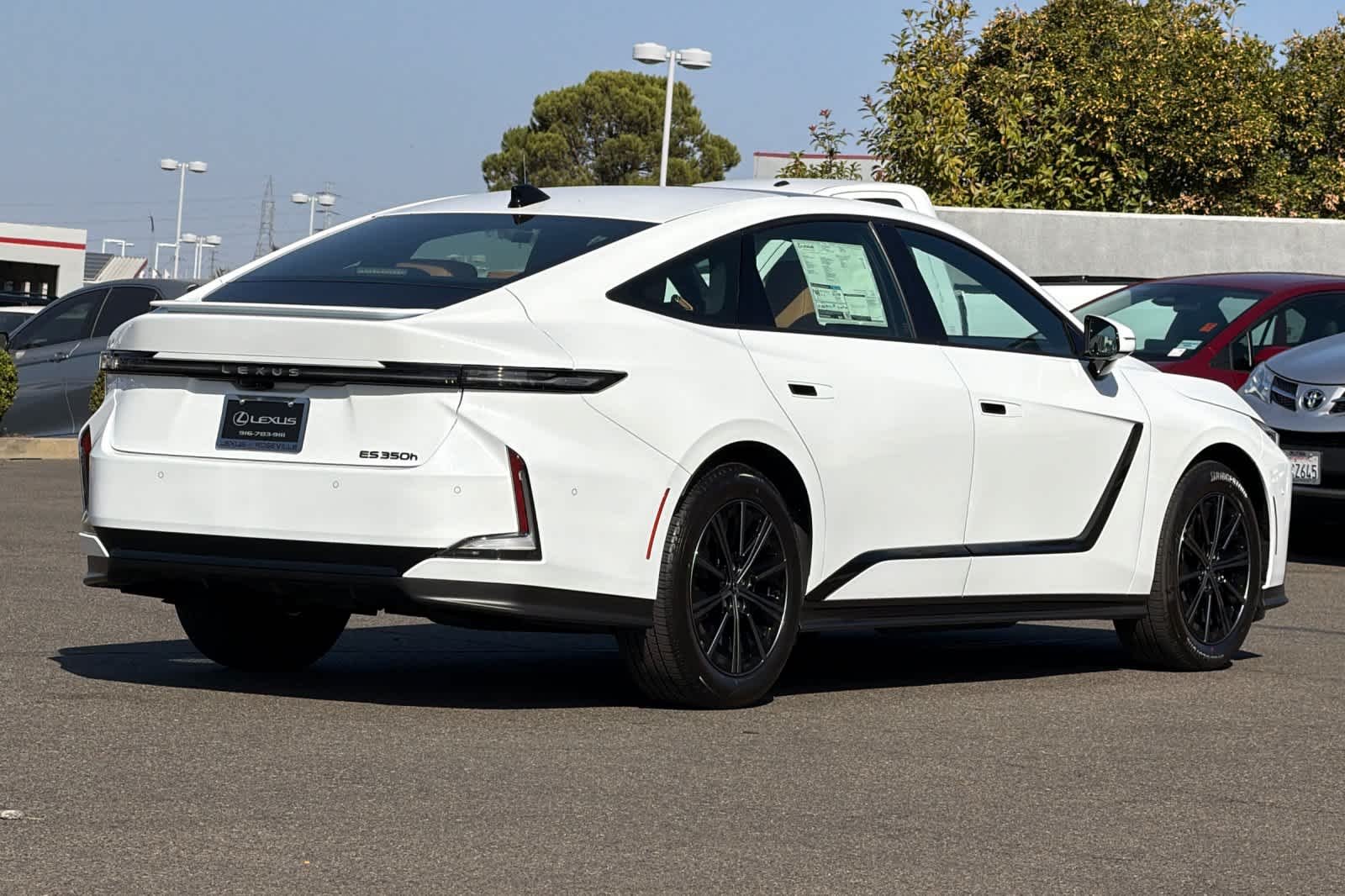 New 2026 Ultra White Lexus ES 350h PREMIUM+ image 2