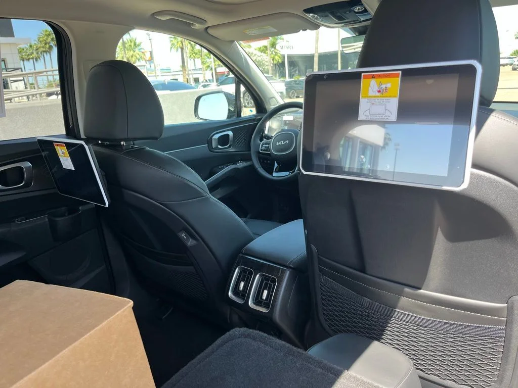 2025 Kia Sorento EX - Photo 15