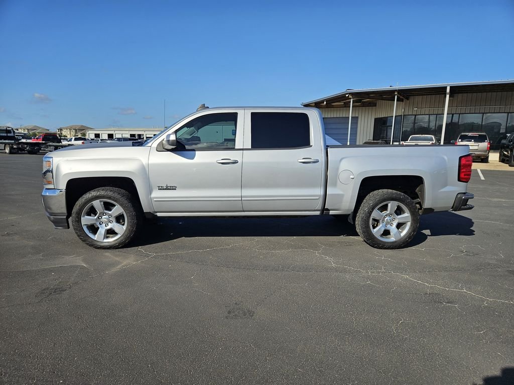 Used 2018 Silver Chevrolet LT image 4