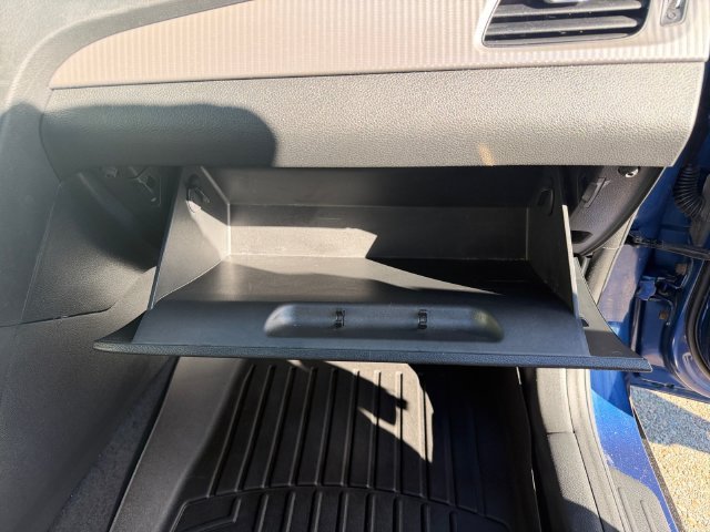 Used 2018 Blue Hyundai Sport 2.0T image 31
