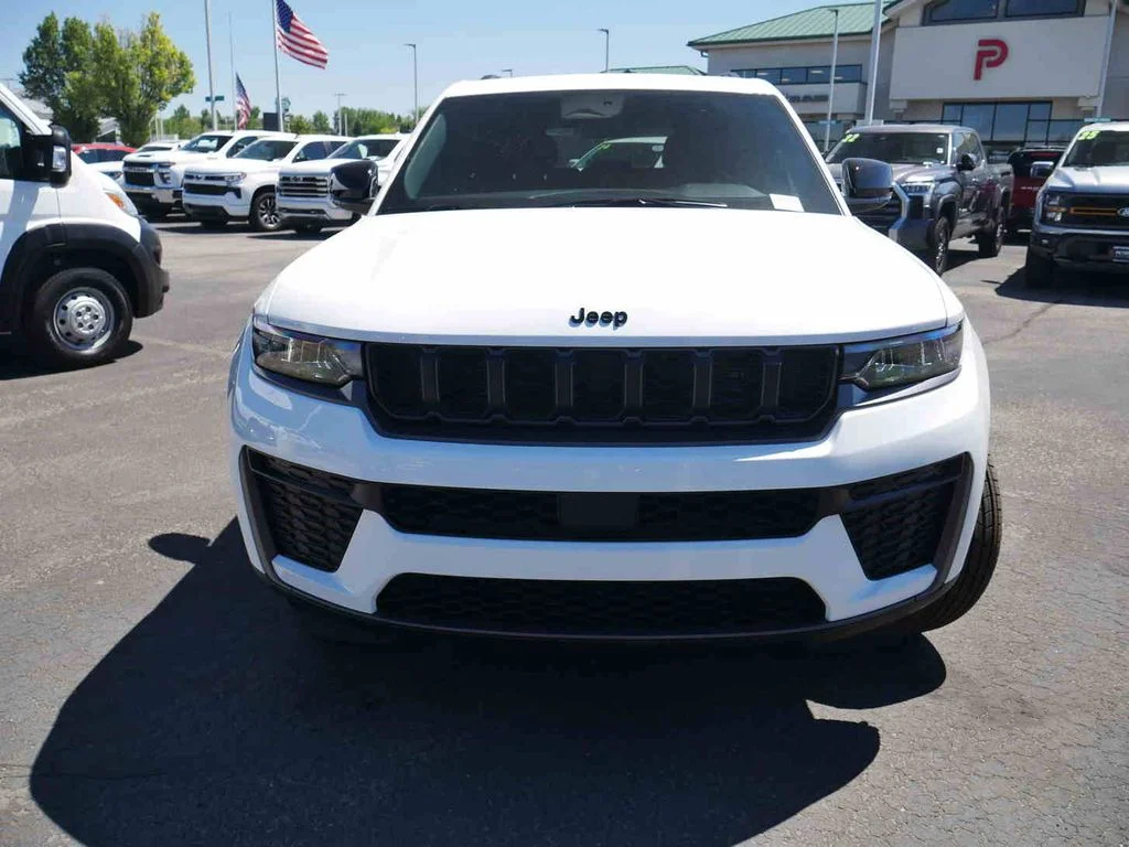 New 2026 White Jeep Altitude image 2