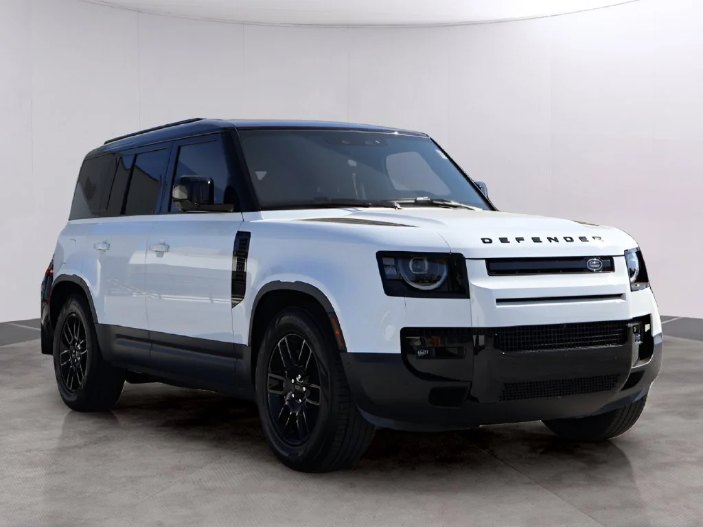 Certified Used 2026 Fuji White Land Rover S image 3
