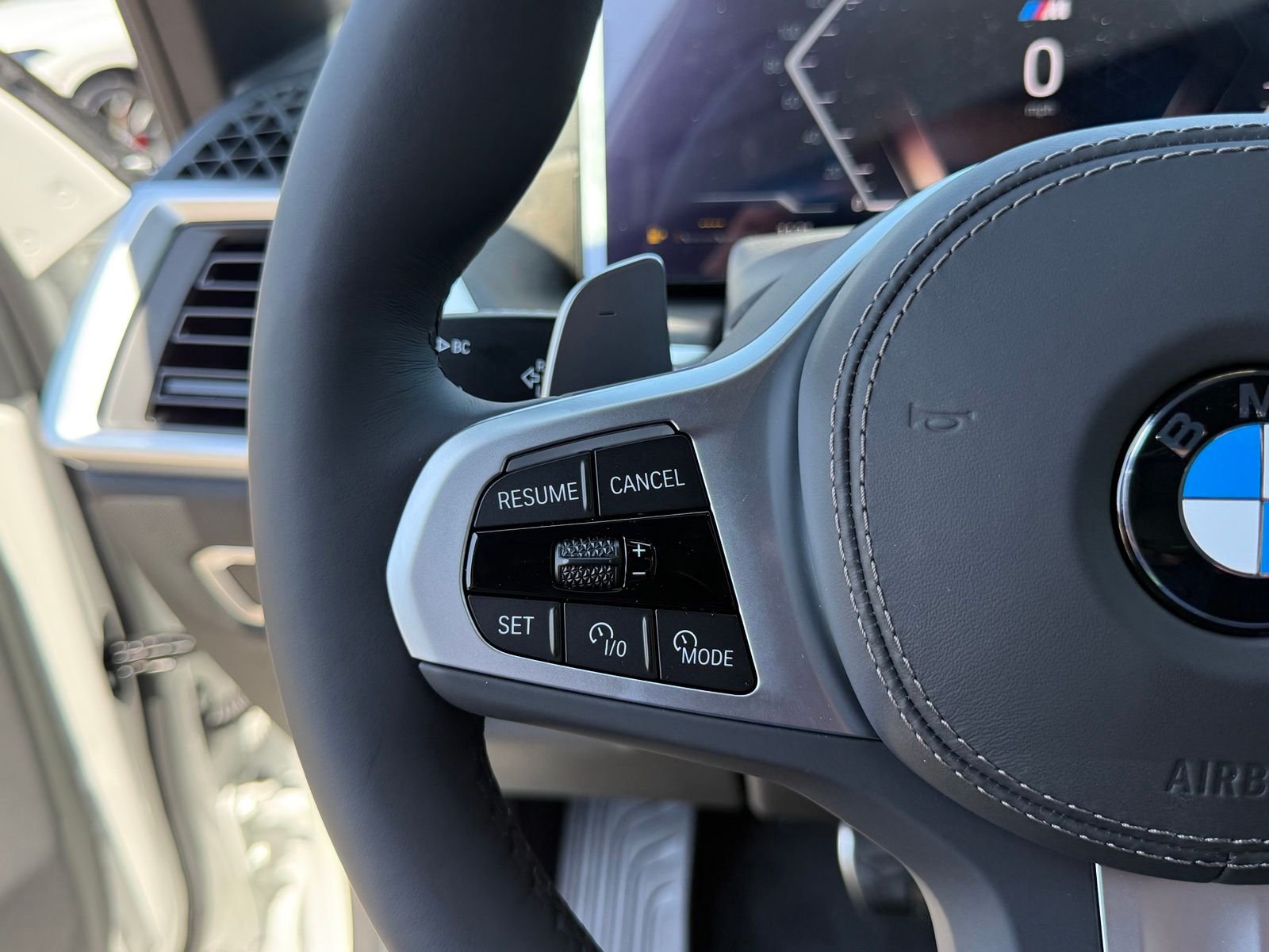 New 2027 Alpine White BMW xDrive40i image 25