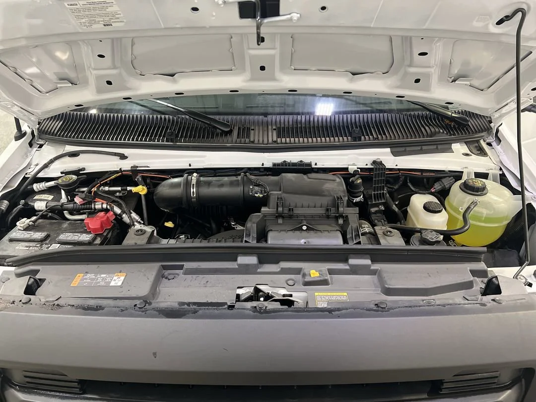 New 2026 Oxford White Ford E-350 SRW image 11