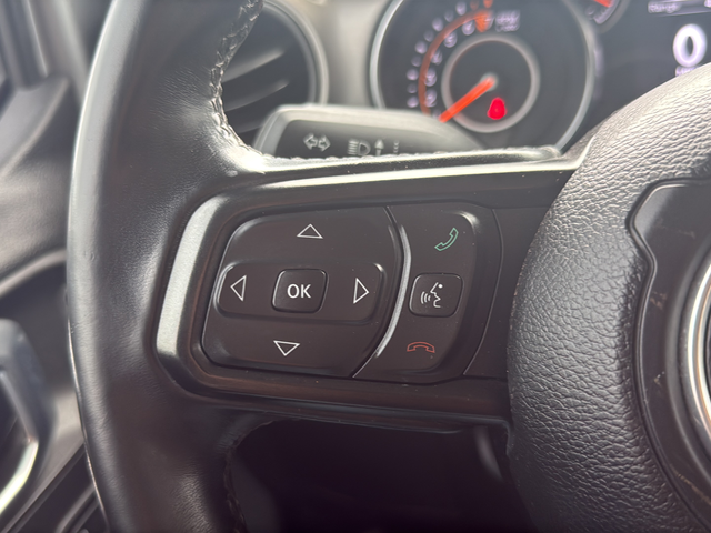 Used 2020 Silver Jeep Sport S image 39