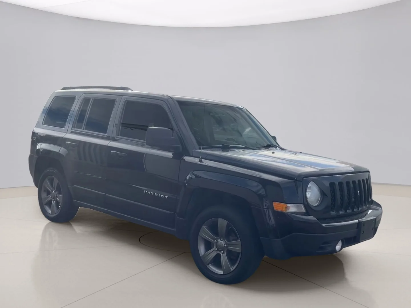 Used 2015 Black Jeep LATITUDE image 6