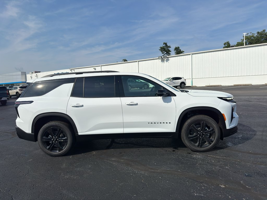 2027 Chevrolet Traverse LT - Photo 9
