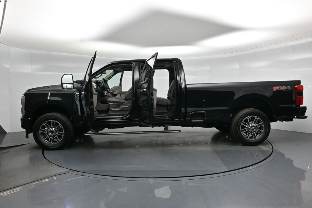 New 2026 Agate Black Metallic Ford Platinum image 36