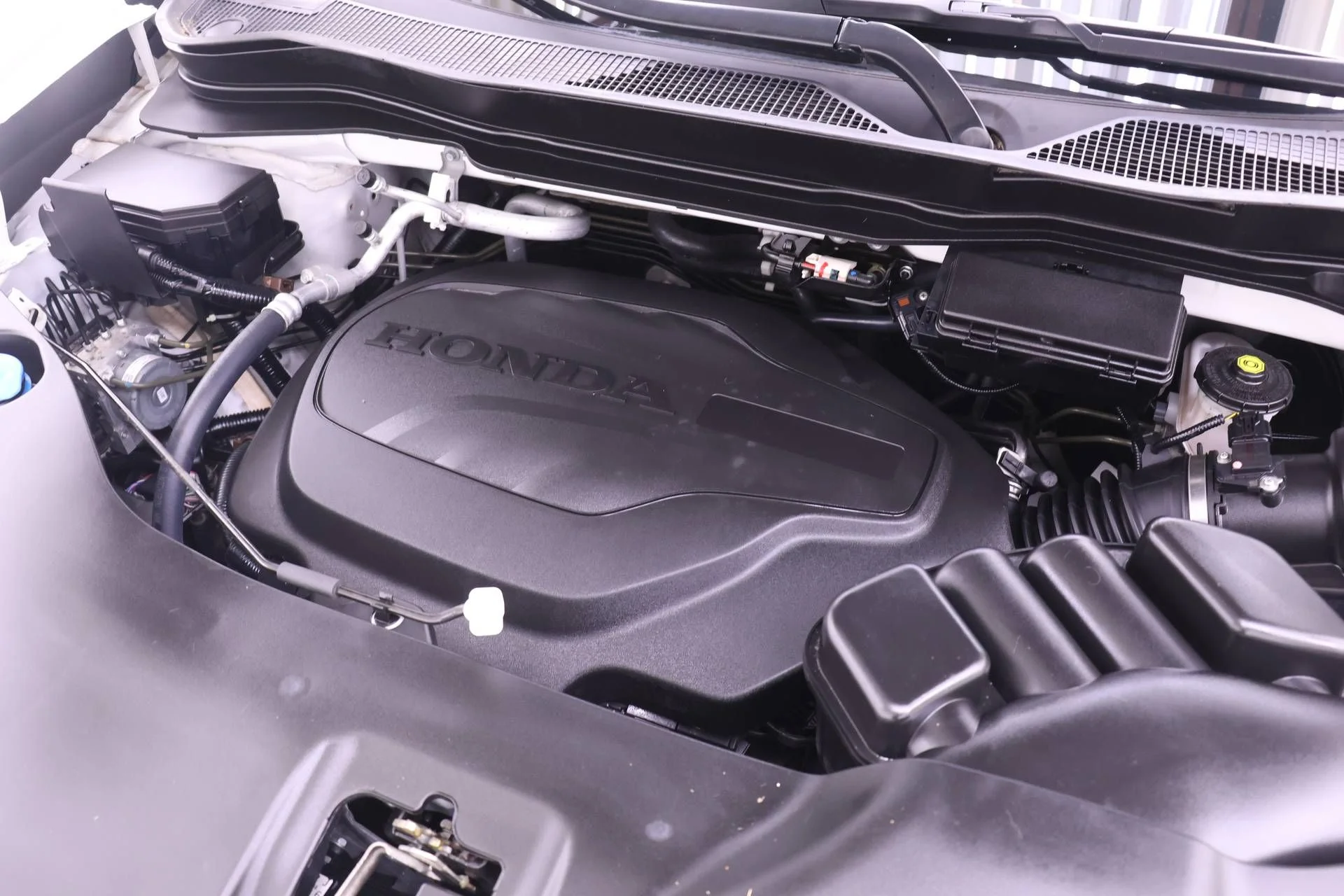 Used 2021 White Honda EX-L image 17