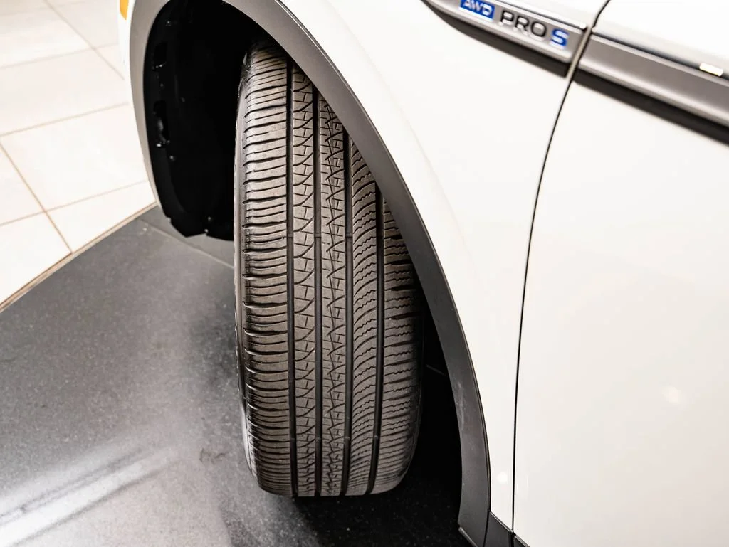 Used 2023 Opal White Volkswagen Pro S image 48