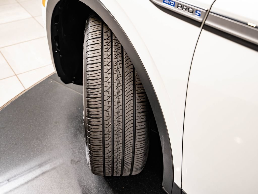 Used 2023 Opal White Volkswagen Pro S image 48