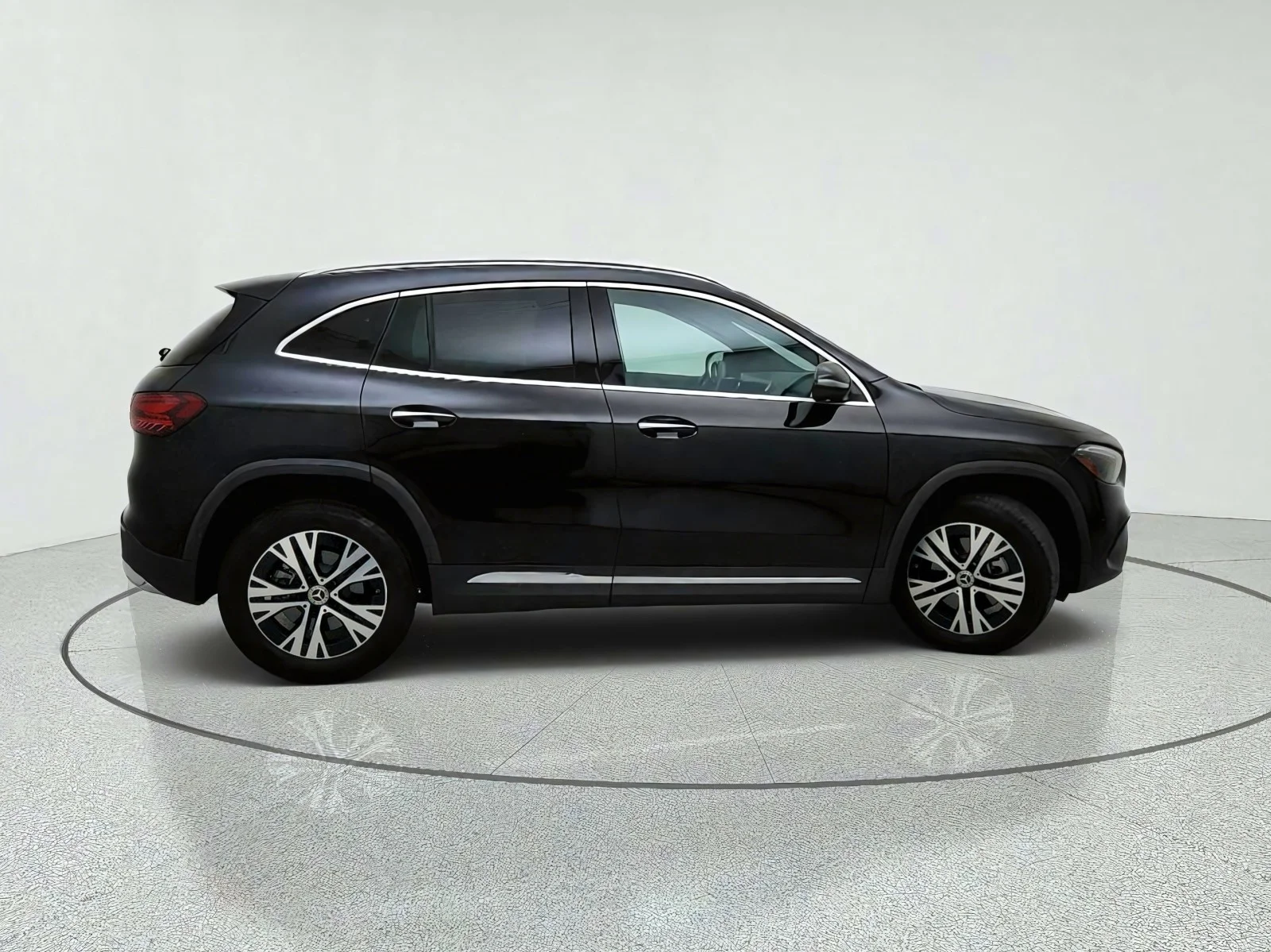 Used 2025 Night Black Mercedes-Benz GLA 250 image 7