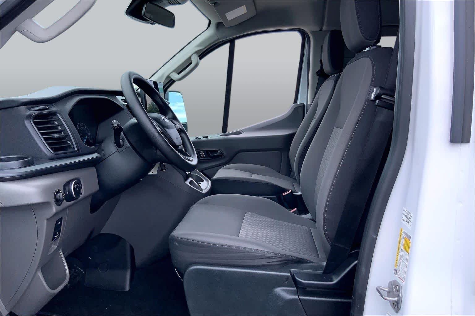 Used 2025 Oxford White Ford XLT image 8