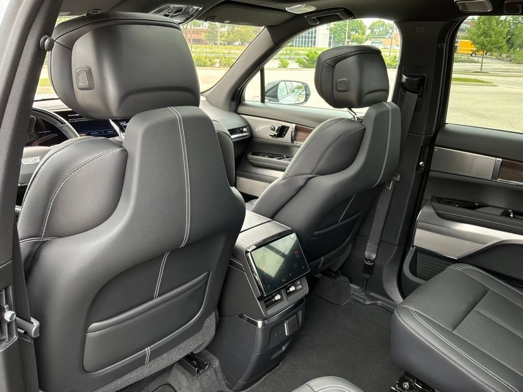 2027 Cadillac VISTIQ Sport - Photo 35