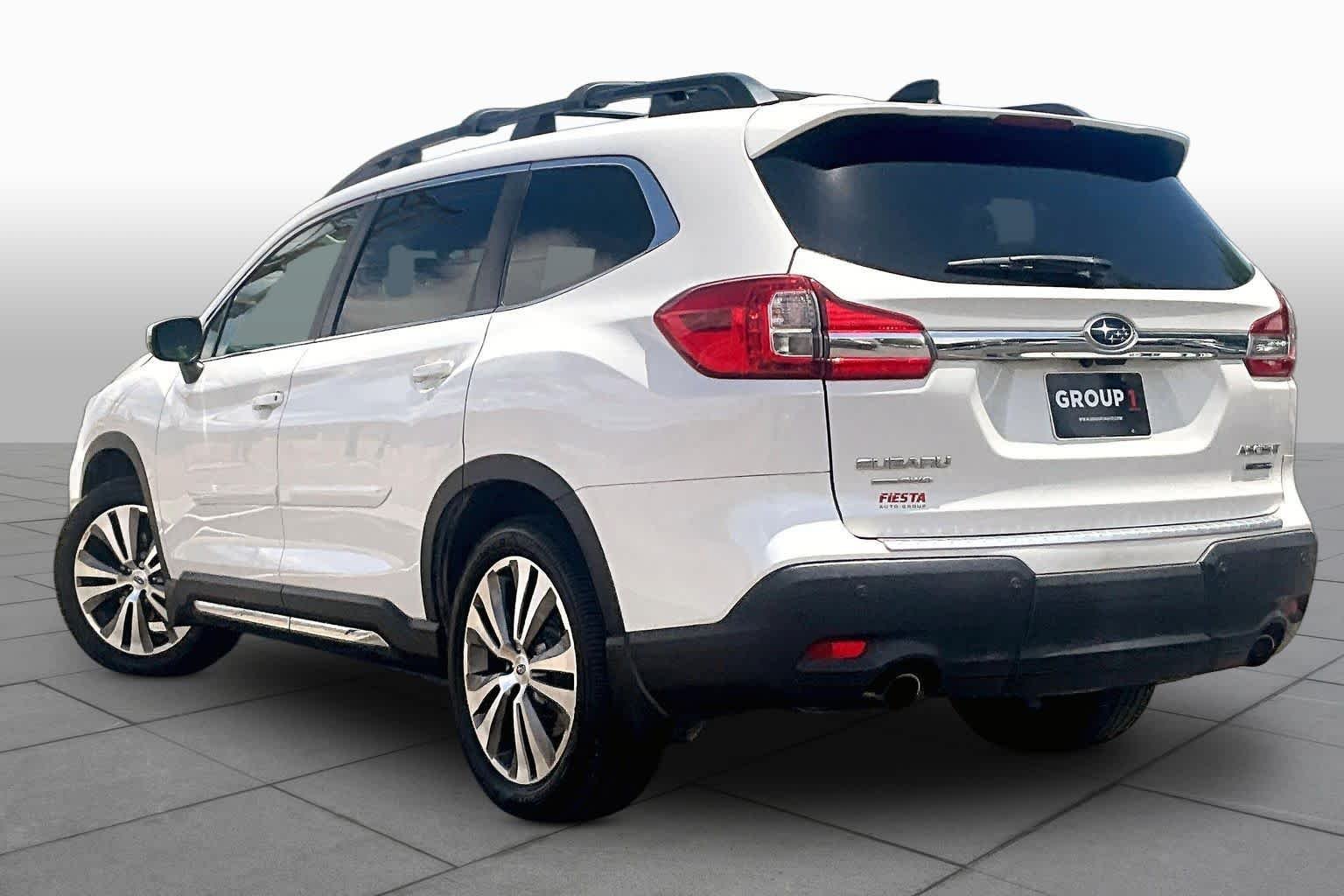 Used 2020 Crystal White Pearl Subaru Limited image 12