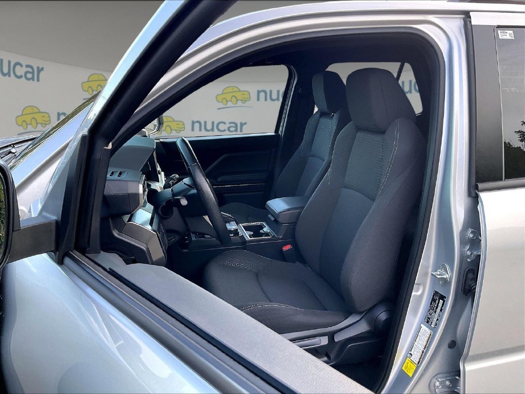 Used 2025  Toyota SR5 image 10