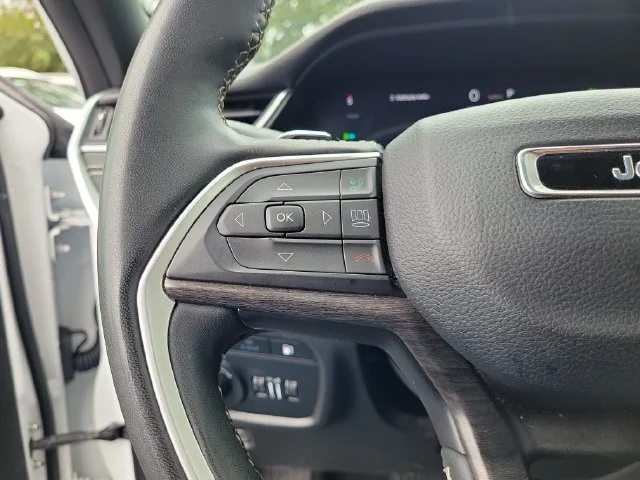 Used 2024 White Jeep 4xe image 24