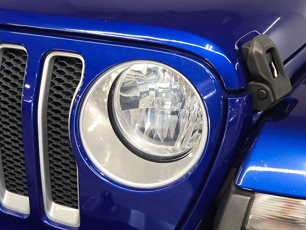 Used 2019 Blue Jeep Unlimited Sahara image 15