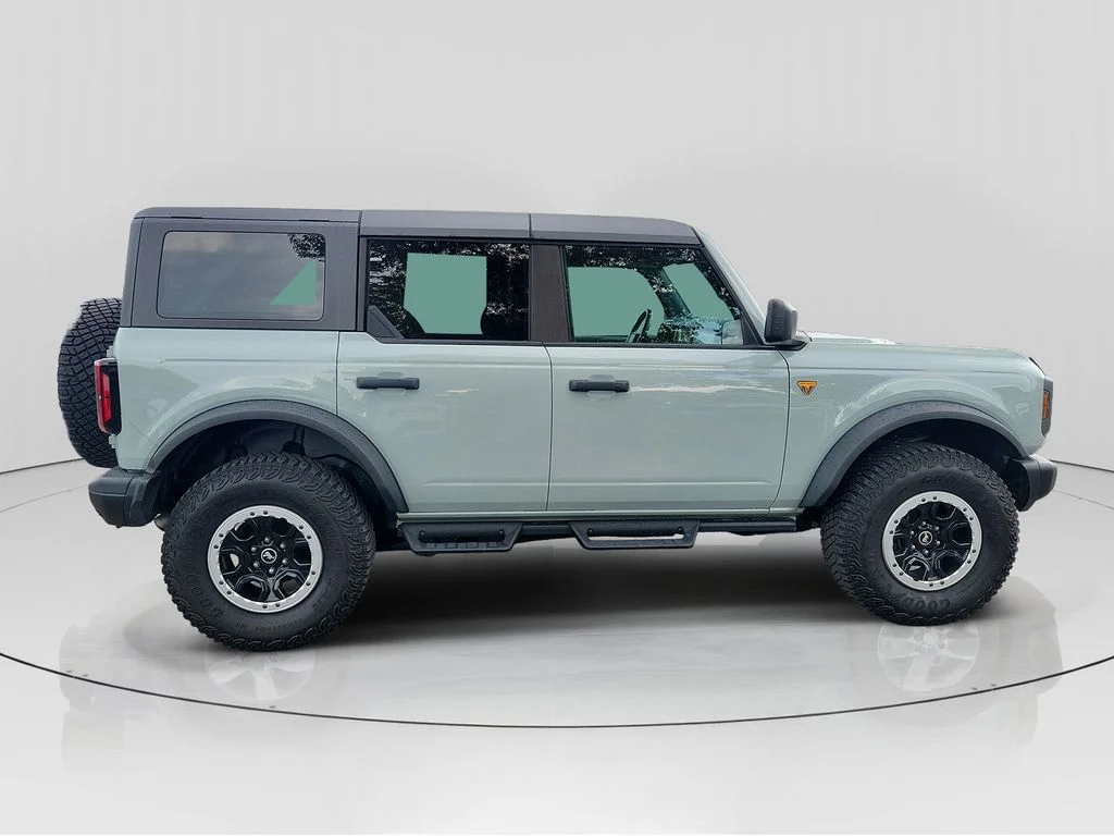 Used 2023 Gray Ford Badlands image 8