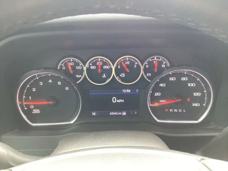 Used 2022 Summit White Chevrolet RST image 31
