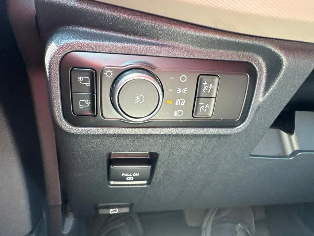 Used 2023 Gray Ford Wildtrak image 26