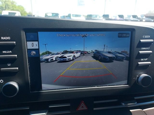 Used 2025 White Hyundai SE image 23