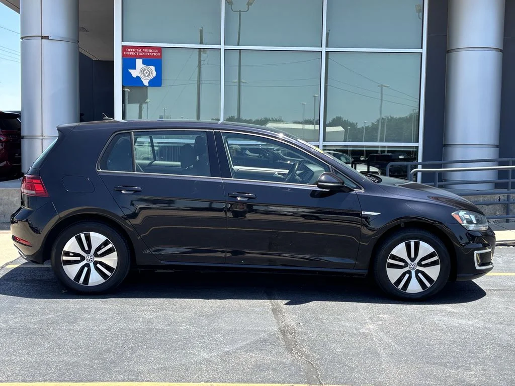 Used 2019 Volkswagen e-Golf e-Golf SE with VIN WVWKR7AU3KW902991 for sale in Bedford, TX